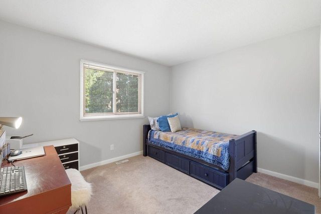 18385 Creeks Bend Drive, Minnetonka, MN 55345