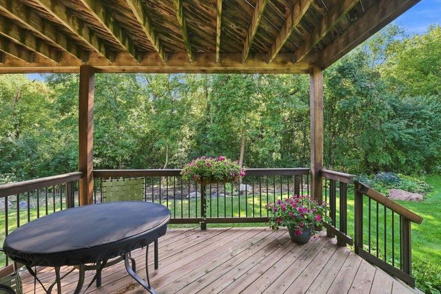 18385 Creeks Bend Drive, Minnetonka, MN 55345