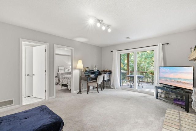 18385 Creeks Bend Drive, Minnetonka, MN 55345