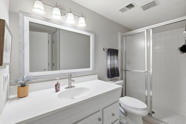 18385 Creeks Bend Drive, Minnetonka, MN 55345