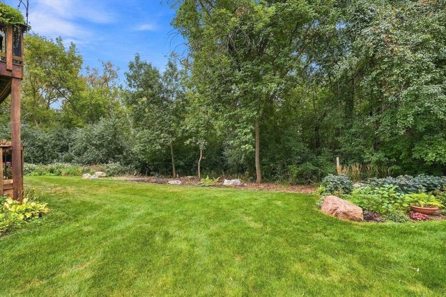 18385 Creeks Bend Drive, Minnetonka, MN 55345