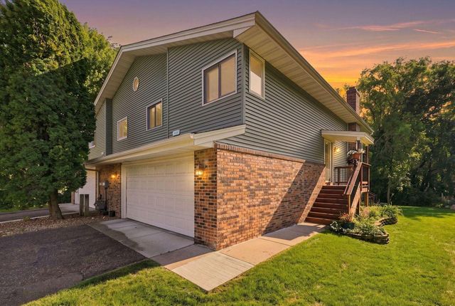 18385 Creeks Bend Drive, Minnetonka, MN 55345