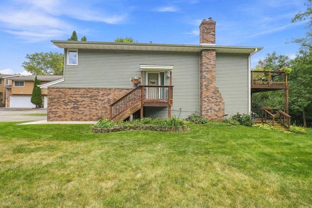 18385 Creeks Bend Drive, Minnetonka, MN 55345