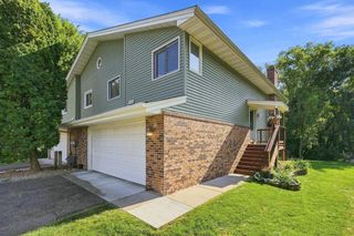 18385 Creeks Bend Drive, Minnetonka, MN 55345
