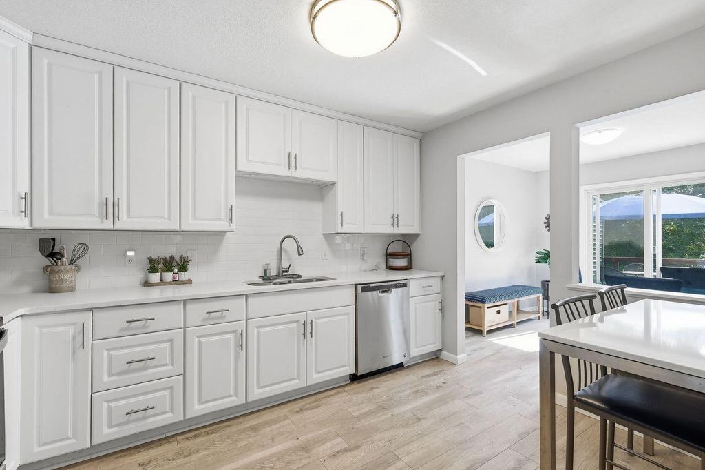 18385 Creeks Bend Drive, Minnetonka, MN 55345 — photo 4