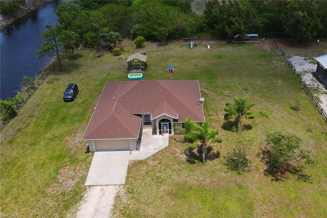 2330 45th AVE NE, Naples, FL 34120