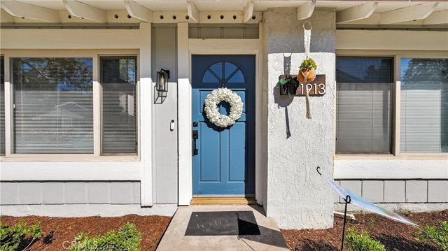 1913 W Wakeham, Santa Ana, CA 92704