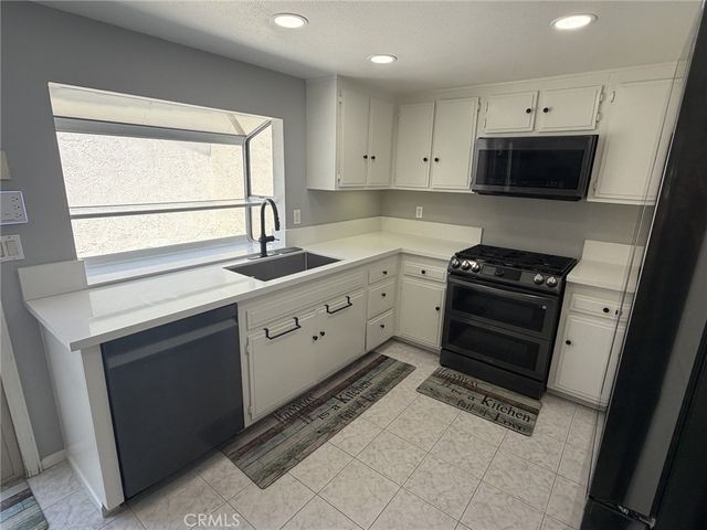 1913 W Wakeham, Santa Ana, CA 92704