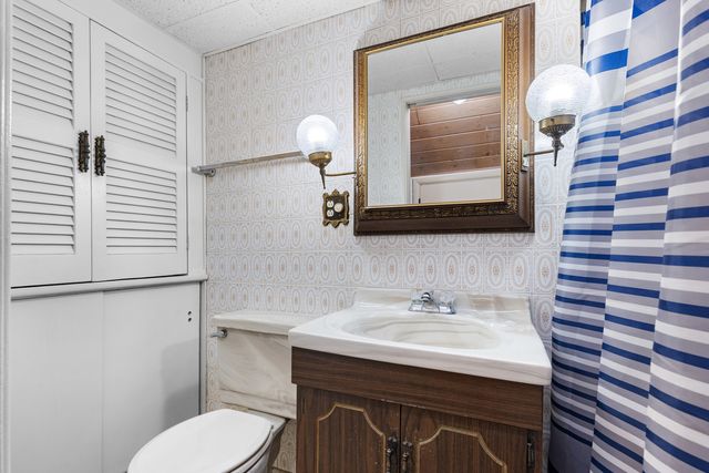 2239 Ohio Parkway, Rockford, IL 61108