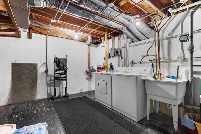 2239 Ohio Parkway, Rockford, IL 61108