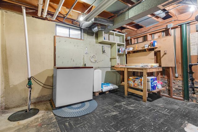 2239 Ohio Parkway, Rockford, IL 61108