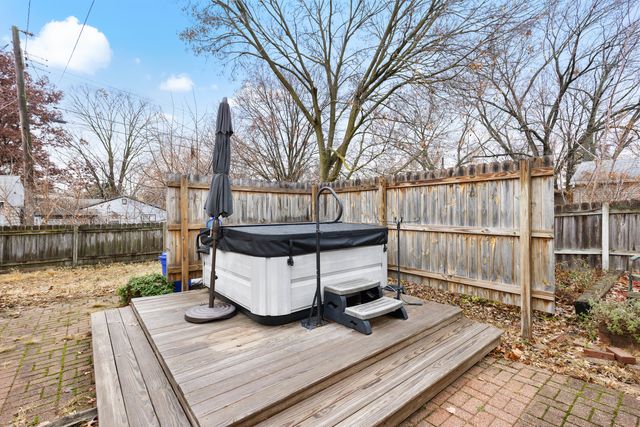 2239 Ohio Parkway, Rockford, IL 61108