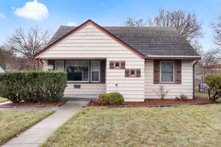 2239 Ohio Parkway, Rockford, IL 61108