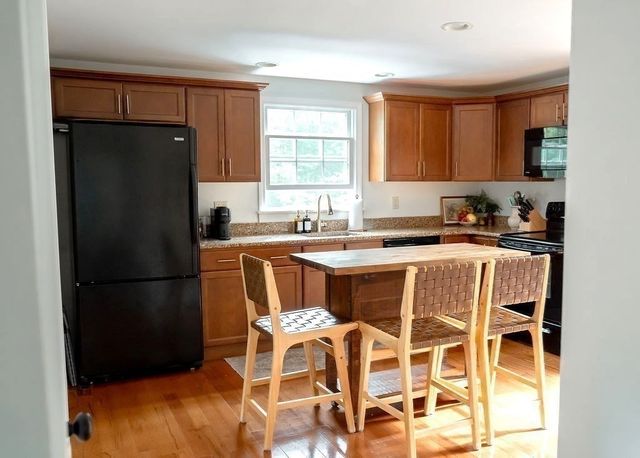21 Chamber Rock Rd., Bourne, MA 02532