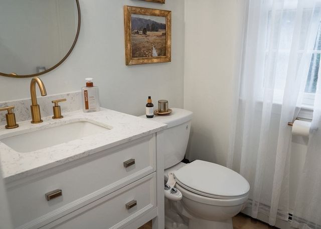 21 Chamber Rock Rd., Bourne, MA 02532