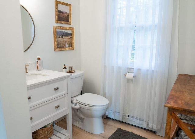 21 Chamber Rock Rd., Bourne, MA 02532