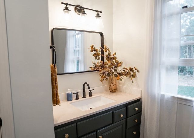 21 Chamber Rock Rd., Bourne, MA 02532