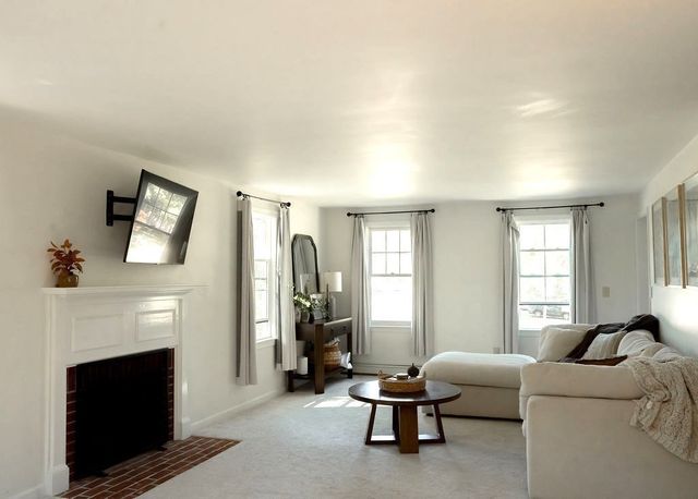 21 Chamber Rock Rd., Bourne, MA 02532