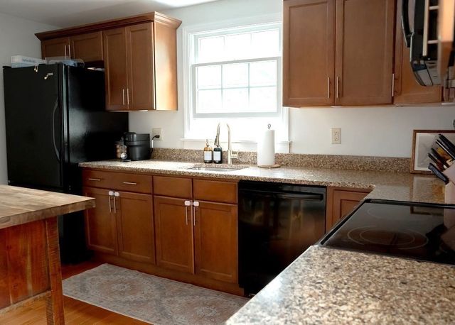 21 Chamber Rock Rd., Bourne, MA 02532