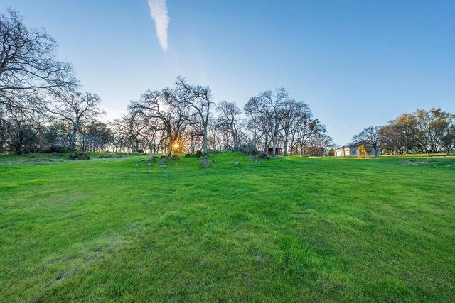 13420 Mesa Dr, Grass Valley, CA 95949