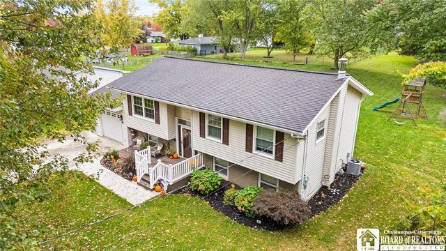 17 Johnson Street, Pomfret, NY 14063