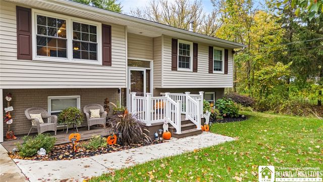 17 Johnson Street, Pomfret, NY 14063