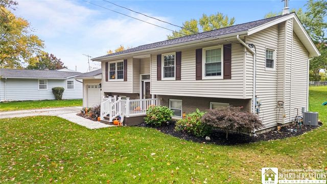 17 Johnson Street, Pomfret, NY 14063