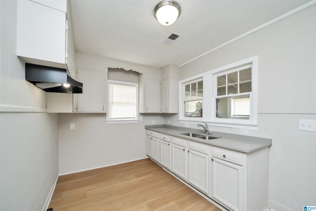 715 4TH AVENUE N, Bessemer, AL 35020