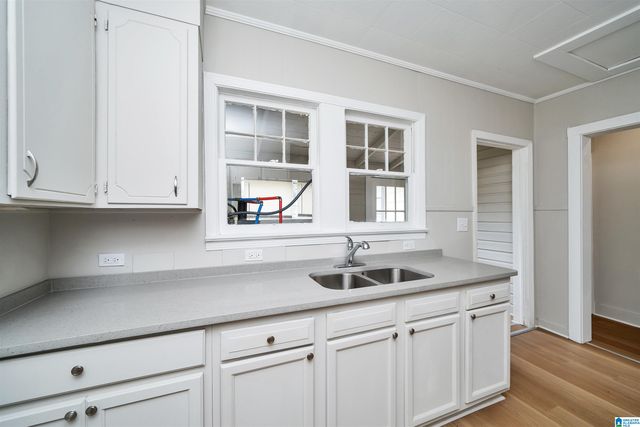 715 4TH AVENUE N, Bessemer, AL 35020