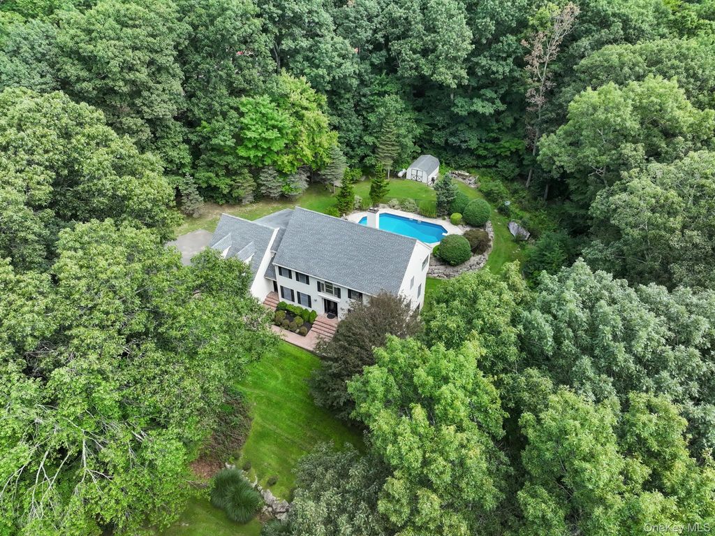 18 Arbor Court, Holmes, NY 12531 — exterior
