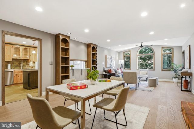 9804 KORMAN CT, Potomac, MD 20854