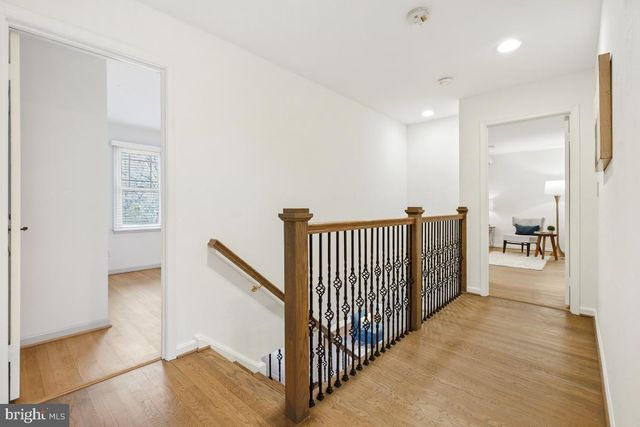 9804 KORMAN CT, Potomac, MD 20854