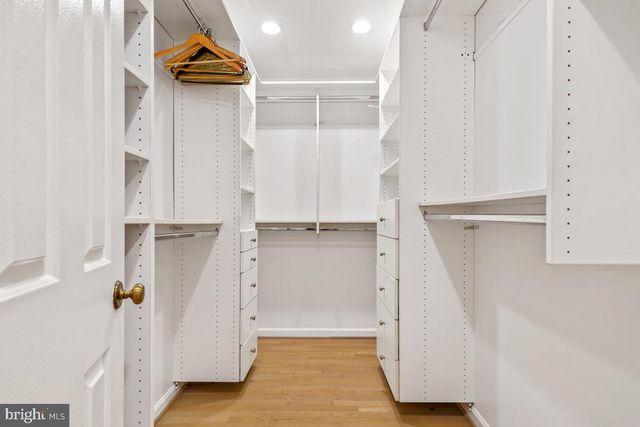 9804 KORMAN CT, Potomac, MD 20854