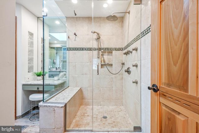 9804 KORMAN CT, Potomac, MD 20854