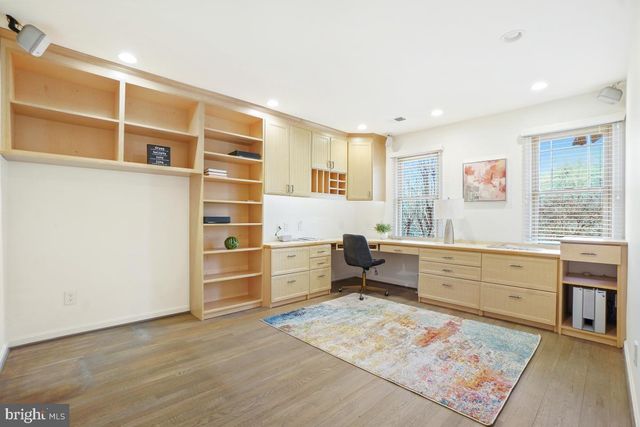 9804 KORMAN CT, Potomac, MD 20854