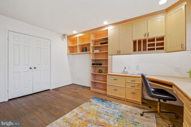 9804 KORMAN CT, Potomac, MD 20854