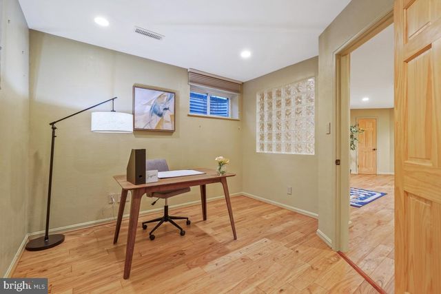 9804 KORMAN CT, Potomac, MD 20854