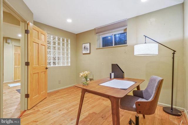 9804 KORMAN CT, Potomac, MD 20854