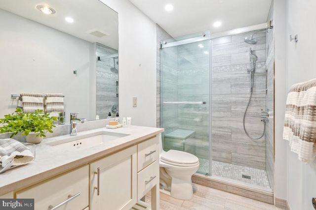 9804 KORMAN CT, Potomac, MD 20854