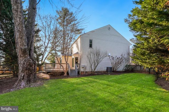 9804 KORMAN CT, Potomac, MD 20854