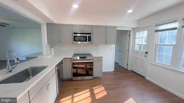 1636 GREAT FALLS ST, Mclean, VA 22101