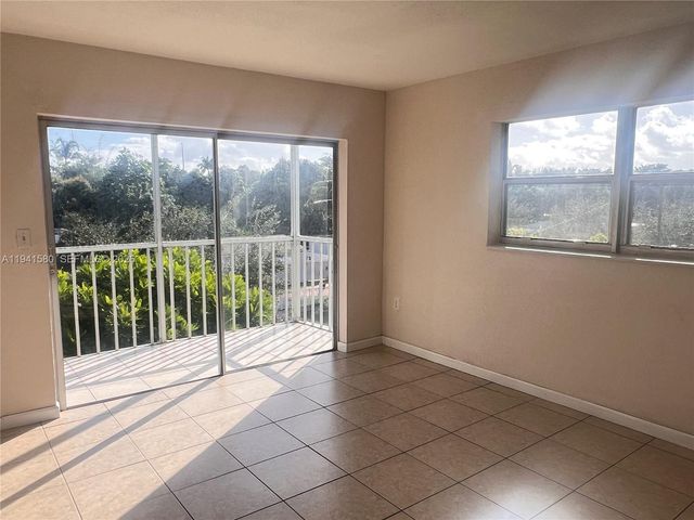 12290 NE 11th Ct 203, North Miami, FL 33161