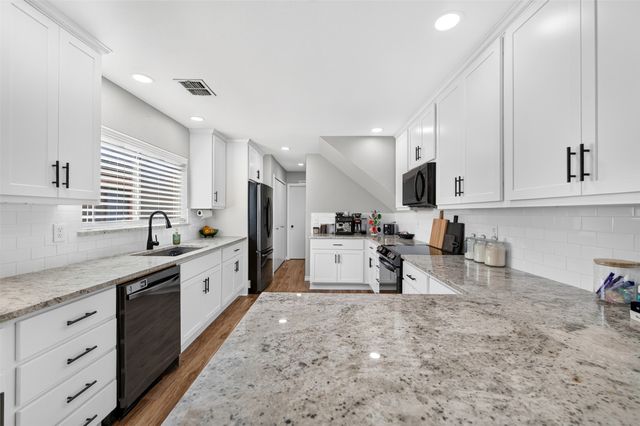 224 Miramar Drive, Arlington, TX 76002