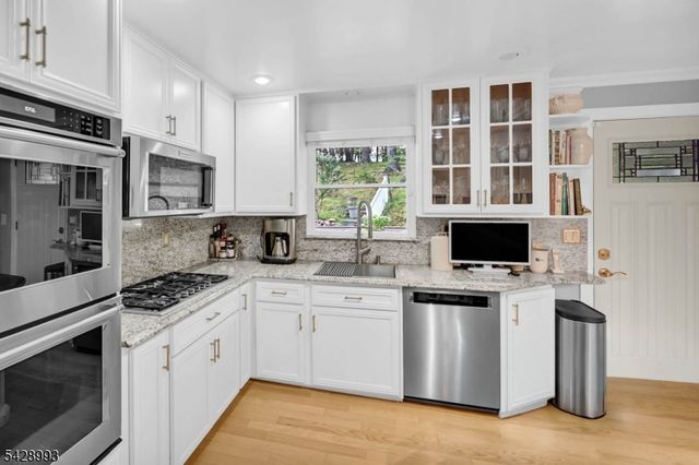 151 Page Dr, Oakland Boro, NJ 07436