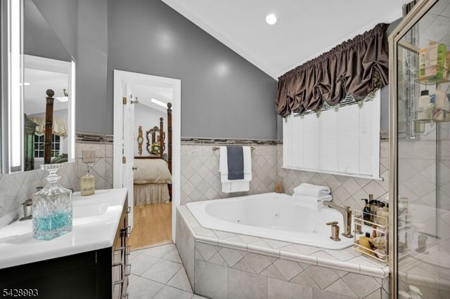 151 Page Dr, Oakland Boro, NJ 07436