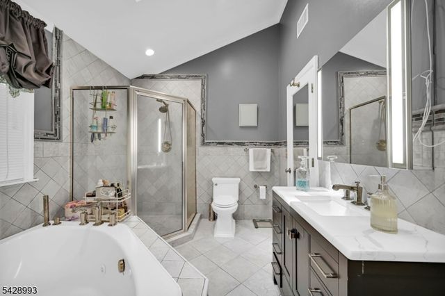 151 Page Dr, Oakland Boro, NJ 07436