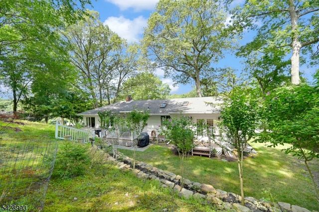 151 Page Dr, Oakland Boro, NJ 07436