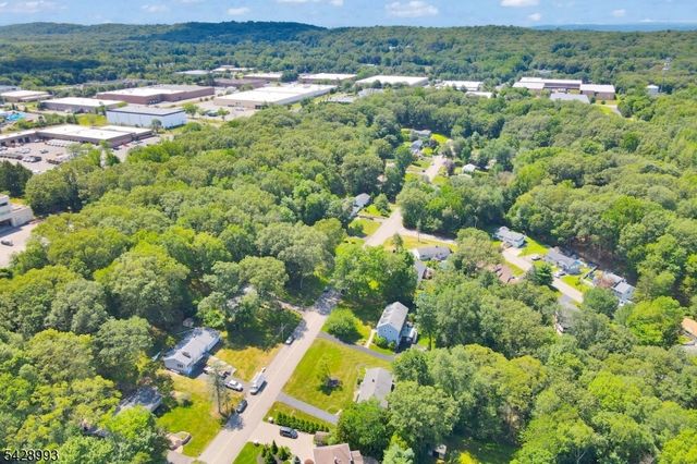 151 Page Dr, Oakland Boro, NJ 07436