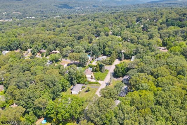 151 Page Dr, Oakland Boro, NJ 07436