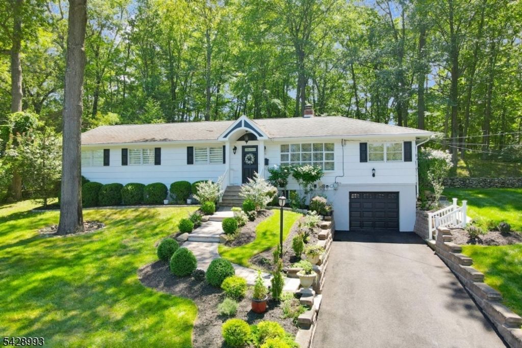 151 Page Dr, Oakland Boro, NJ 07436